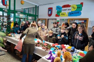 Den otevřených dveří a Vánoční dobročinná výstava pro Elenku